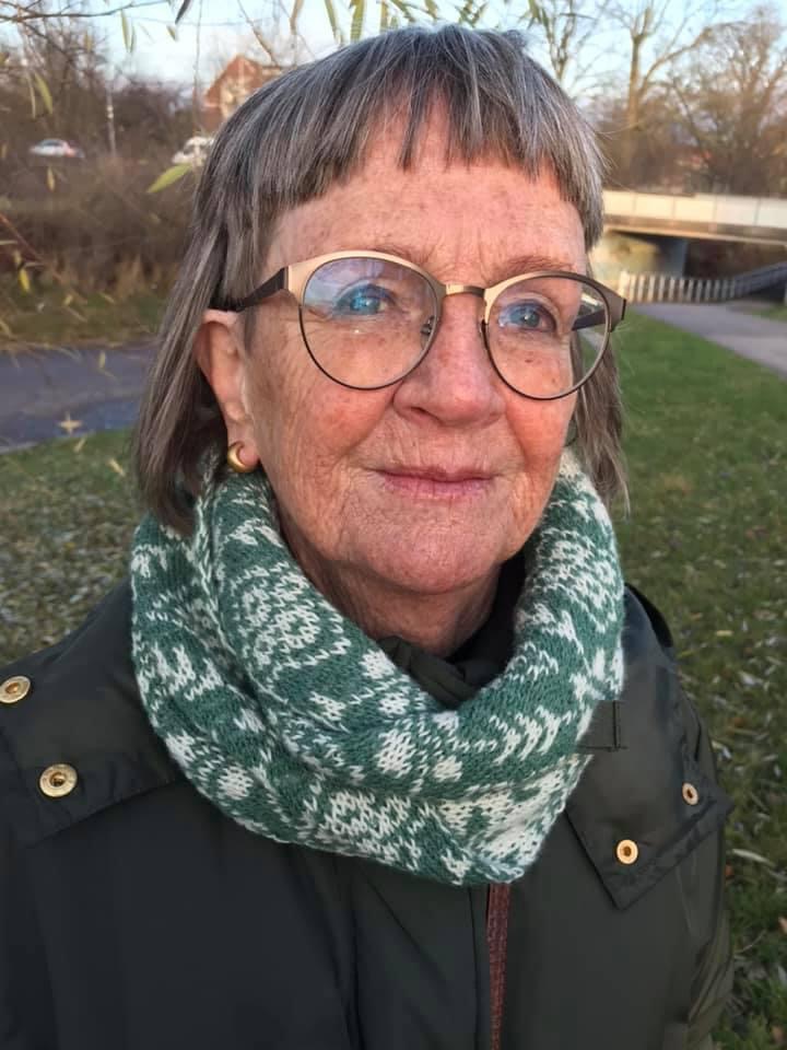 Halsduk, dubbelstickad